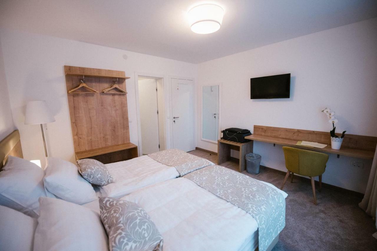 2I Rooms Ðakovo Esterno foto